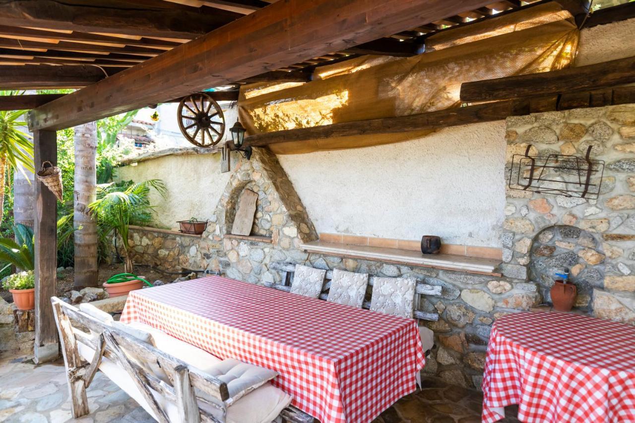 Villa Basilio Accommodation Ricadi Exterior foto